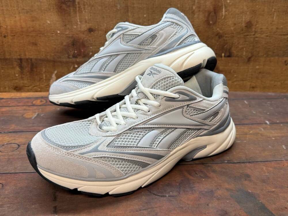 Reebok Belwave Size 12 Grey Beige Running Sneakers